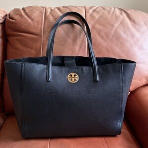 🖤Beautiful Tory Burch Carson Black Leather Tote Bag🖤